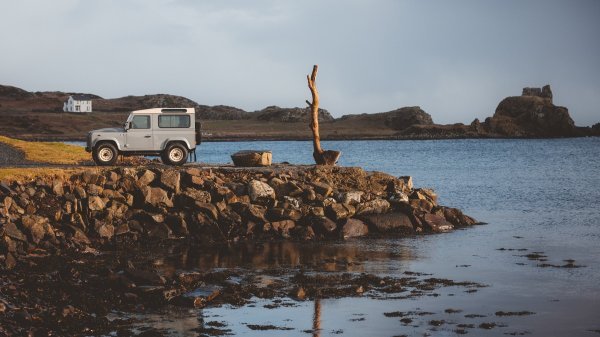 Land Rover Classic Defender Works V8 Islay Edition