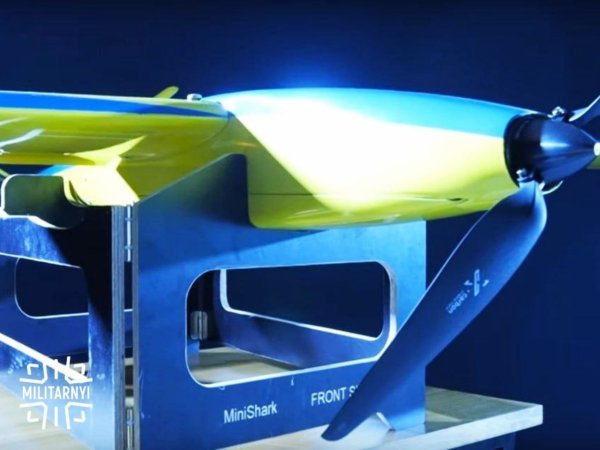 MiniShark stane u dva ruksaka