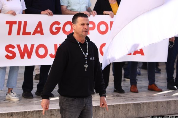 Molitelji na splitskom Peristilu