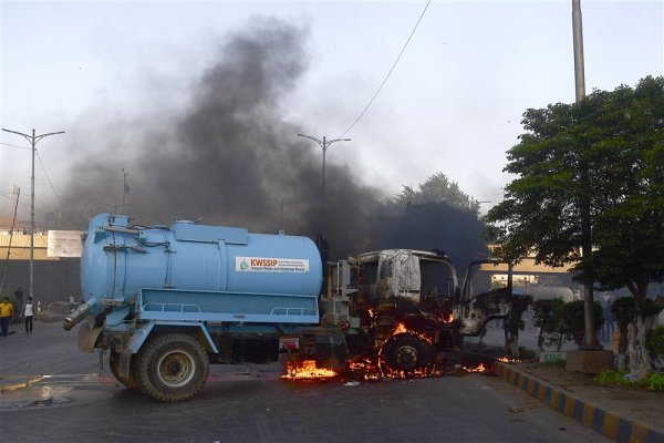 Prosvjed protiv uhićenja Imrana Khana