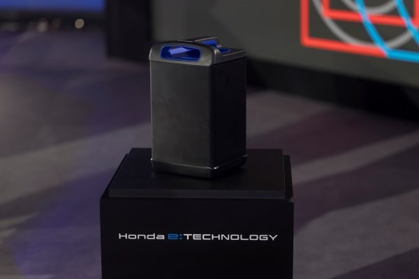 HONDA e: Technology