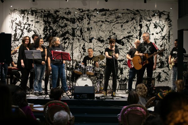 Koncert katalonskog benda u knjižari Ona 