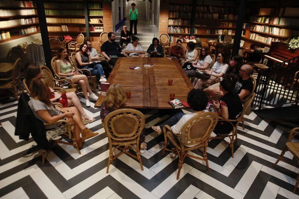 Katalonski pisci i novinari u knjižari Ona 