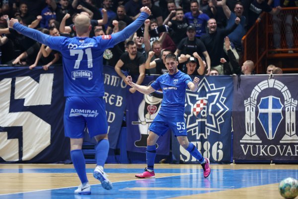 Futsal Dinamo - Novo Vrijeme Makarska 3:2 (treća polufinalna utakmica)