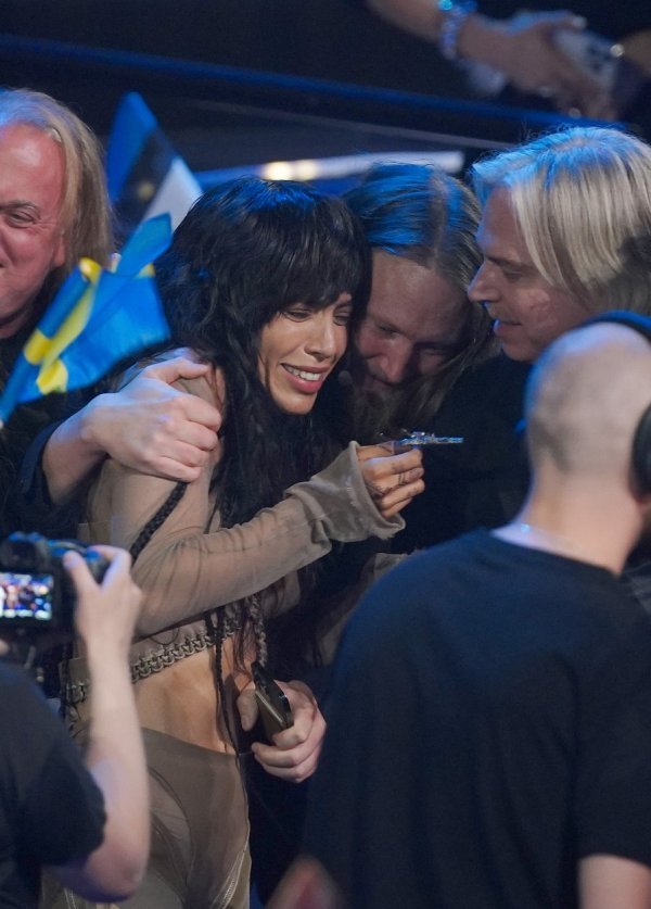 Charli Ljung je čvrsto zagrlio Loreen nakon što je proglašena pobjednicom Eurosonga