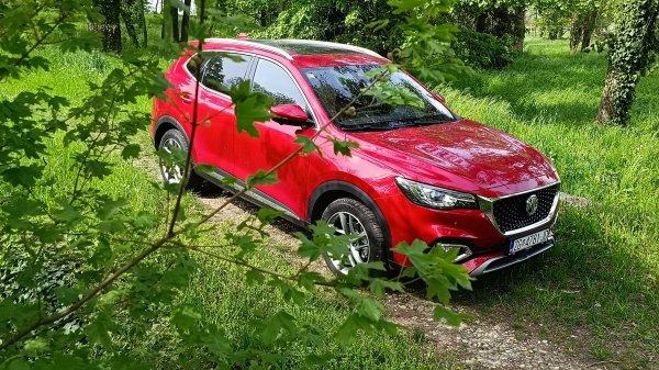 MG HS Luxury 1.5T-GDI DCT