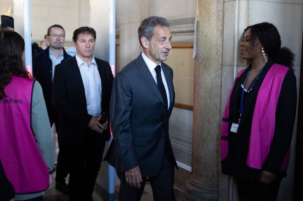 Nicolasu Sarkozyju potvrđena zatvorska kazna