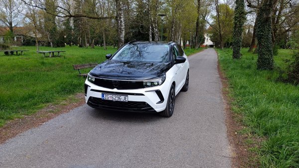 Opel Grandland GSe 1.6 S/S (221 kW/ 300 KS) AT8 AWD PHEV 4x4 eAT8