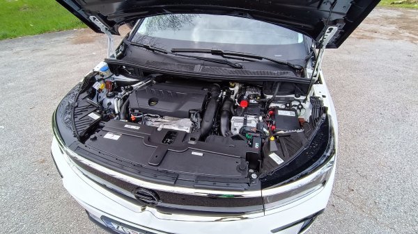 Opel Grandland GSe 1.6 S/S (221 kW/ 300 KS) AT8 AWD PHEV 4x4 eAT8
