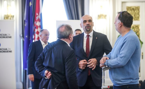 Osnivačka skupština nove političke stranke AP - Akcija za promjene