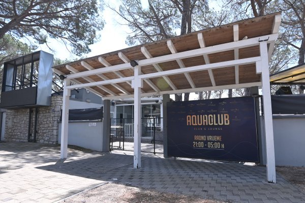 Tučnjava u klubu u Biogradu