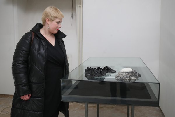 Martina Miholić u Galeriji Matice Hrvatske