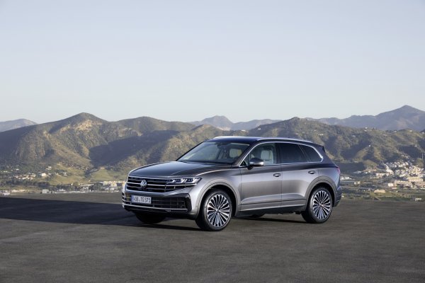 Volkswgen Touareg R eHybrid, 'Silicon Gray Matt'