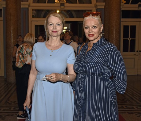 Vjekoslava Huljić u večernji izlazak povela sestru; znate li tko je Brankica Šola?