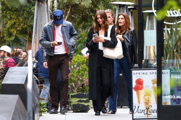 Kaia Gerber, Austin Butler, Cindy Crawford, Rande Gerber