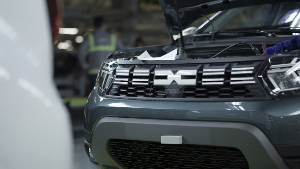 Promjena vizualnog identiteta cijele game marke Dacia u jednom danu