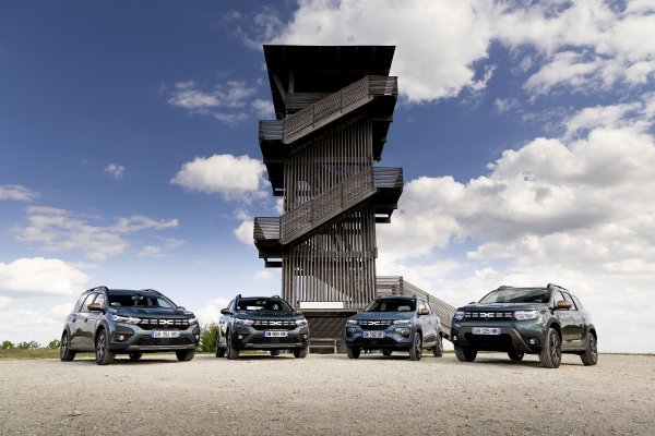 Dacia Extreme modeli: Jogger, Sandero Stepway, Spring i Duster (slijeva na desno)