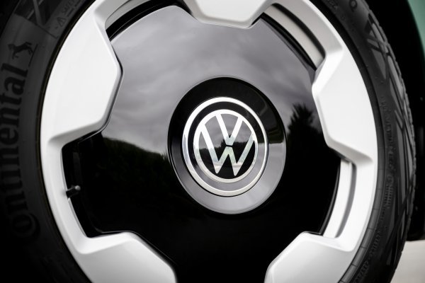 Volkswagen predstavio 'veliki' ID. Buzz, s dugim međuosovinskim razmakom