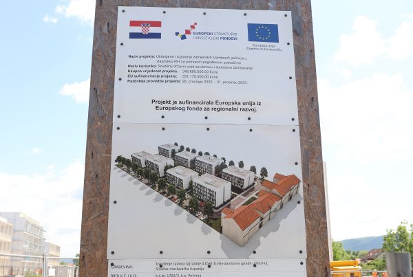 Plenković obišao gradilište stambenih zgrada u Petrinji