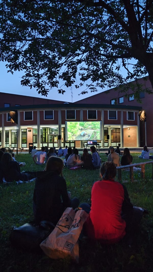 Kino na otvorenome u Gimanziji Sesvete