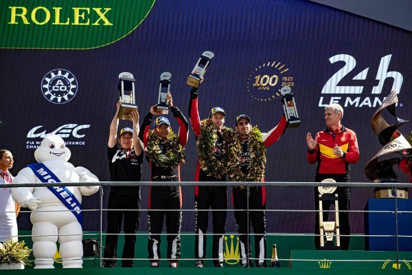 Pobjednički niz Toyota Gazoo Racinga na 24 sata Le Mansa prekinut je nakon epske cjelodnevne borbe za povijesnu pobjedu u stotom izdanju legendarne francuske utrke