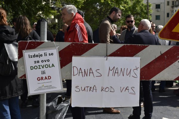 Prosvjed protiv izgradnje Small Malla