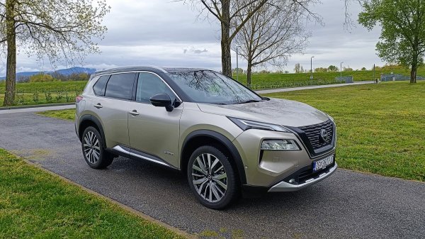 Nissan X-Trail e-POWER 213 4WD e-4ORCE Tekna
