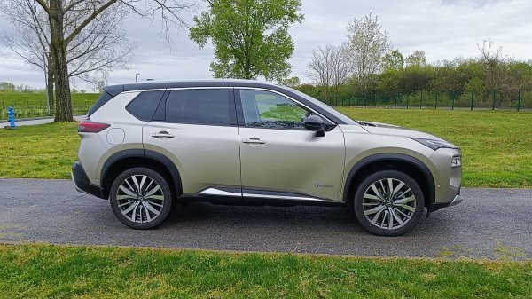 Nissan X-Trail e-POWER 213 4WD e-4ORCE Tekna
