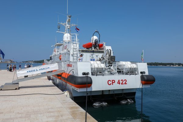 Brod talijanske Obalne straže