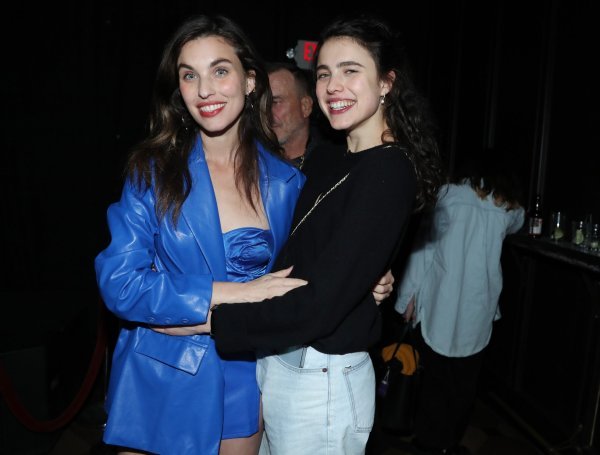 Rainey i Margaret Qualley