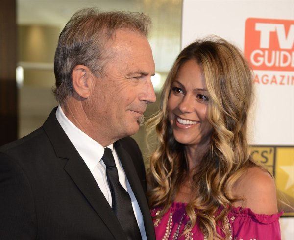 Kevin Costner, Christine Baumgartner
