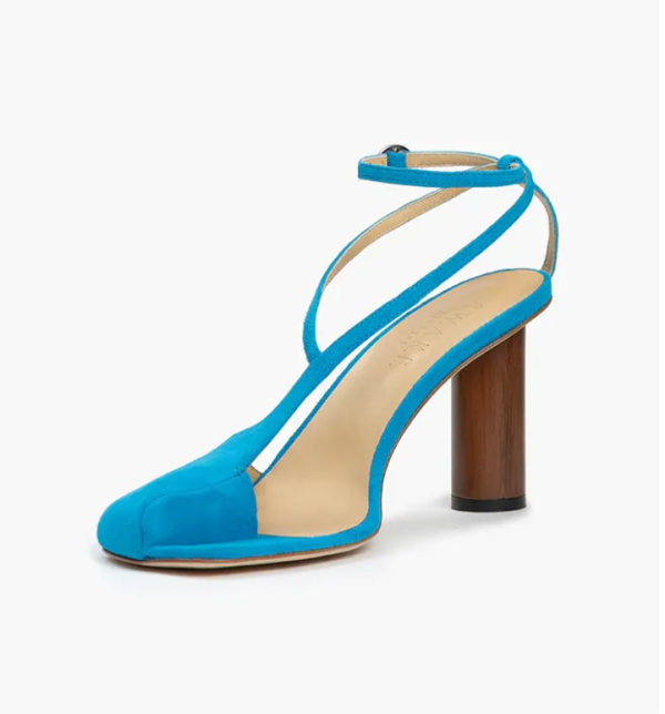 AWAKE: 'Hide' sandale