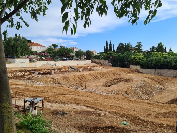 Parking u Miović šumi u Dubrovniku