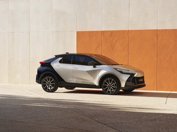 Toyota C-HR PHEV GR SPORT Premiere Edition