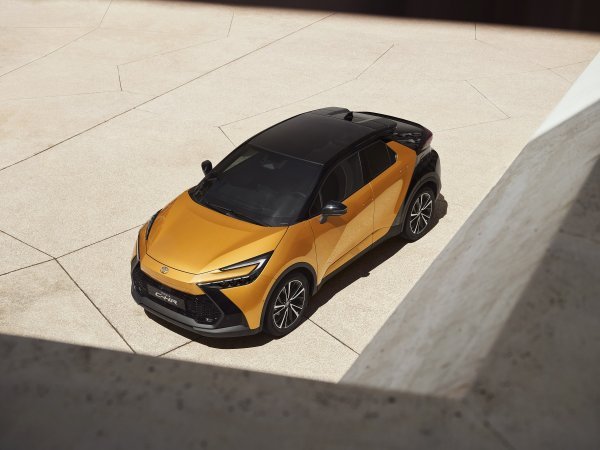 Toyota C-HR HEV High Premiere Edition