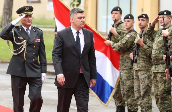 Milanović na promociji novih časnika