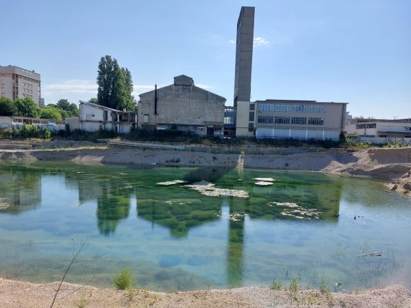 Kompleks Vrtovi svjetla nakon što su stali radovi