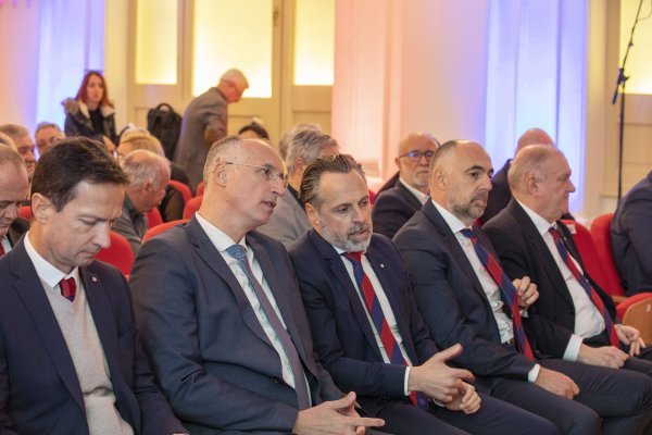 Splitski gradonačelnik Ivica Puljak i predsjednik Hajduka Lukša Jakobušić na rođendanu Hajduka