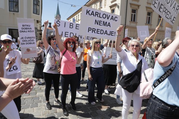 Prosvjed sindikata državnih službenika na Markovom trgu