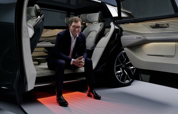 Markus Duesmann na svjetskoj premijeri koncepta Audi urbansphere (travanj 2022.)