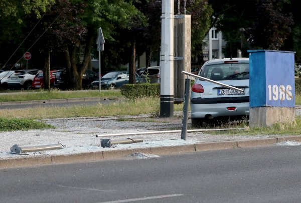 Kod Velesajma probio tramvajsku stanicu