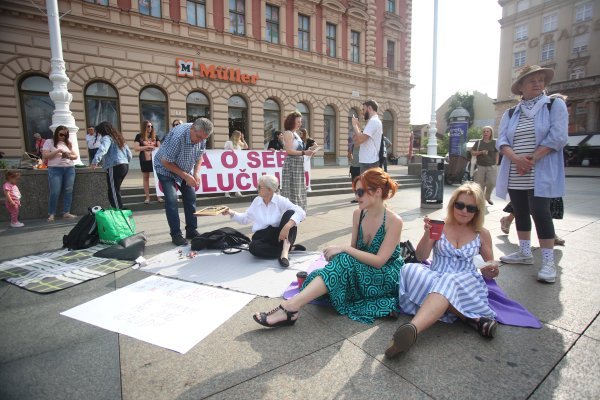 Piknik slobode za ženska prava na Trgu bana Jelačića
