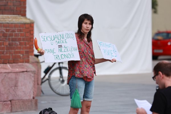 Žena se suprotstavila moliteljima u Osijeku