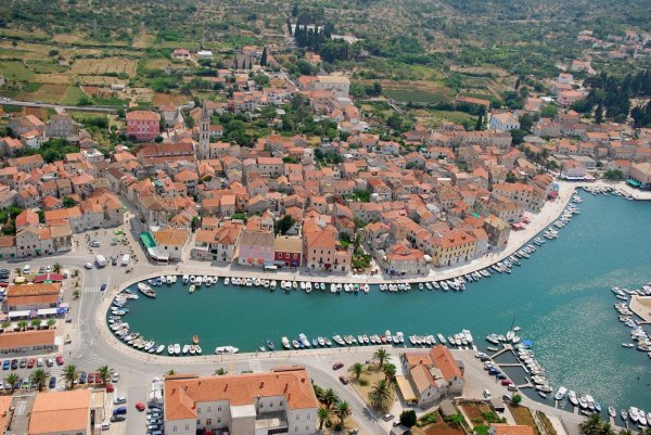 Pojedini hrvatski hoteli već sad imaju ispunjene kapacitete, stoga iz agencija upozoravaju goste da već krenu planirati godišnje odmore  