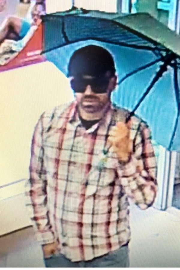 Policija traži pomoć građana u prepoznavanju muškarca s fotografije