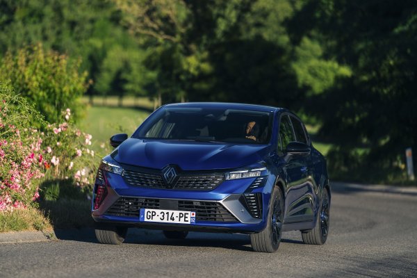 Renault Clio E-Tech full hybrid Esprit Alpine (Blue Iron boja)