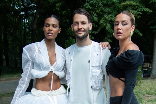 Tina Kunakey, Simon Porte Jacquemus i Adele Exarchopoulos