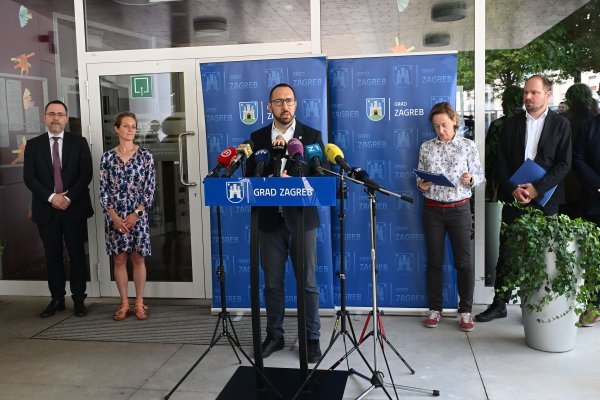 Tomislav Tomašević u dječjem vrtiću Kustošija