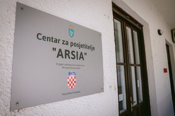 Centar za posjetitelje Arsia u Raši