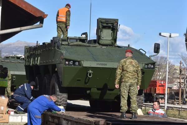 Ispraćaj hrvatskih vojnika u Litvu